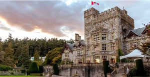 加拿大降低对看护人的工作经验要求并提供永久居留途径